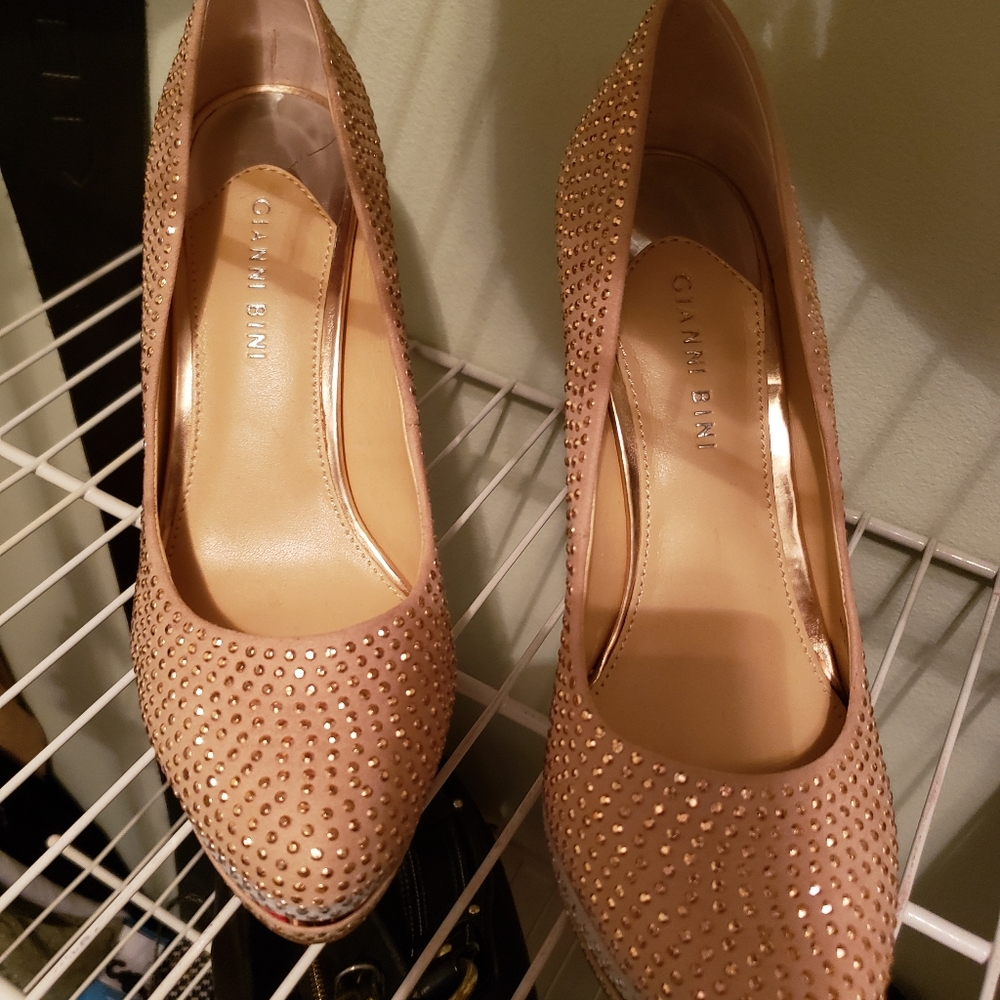 Shoes - Picture 5 of 8